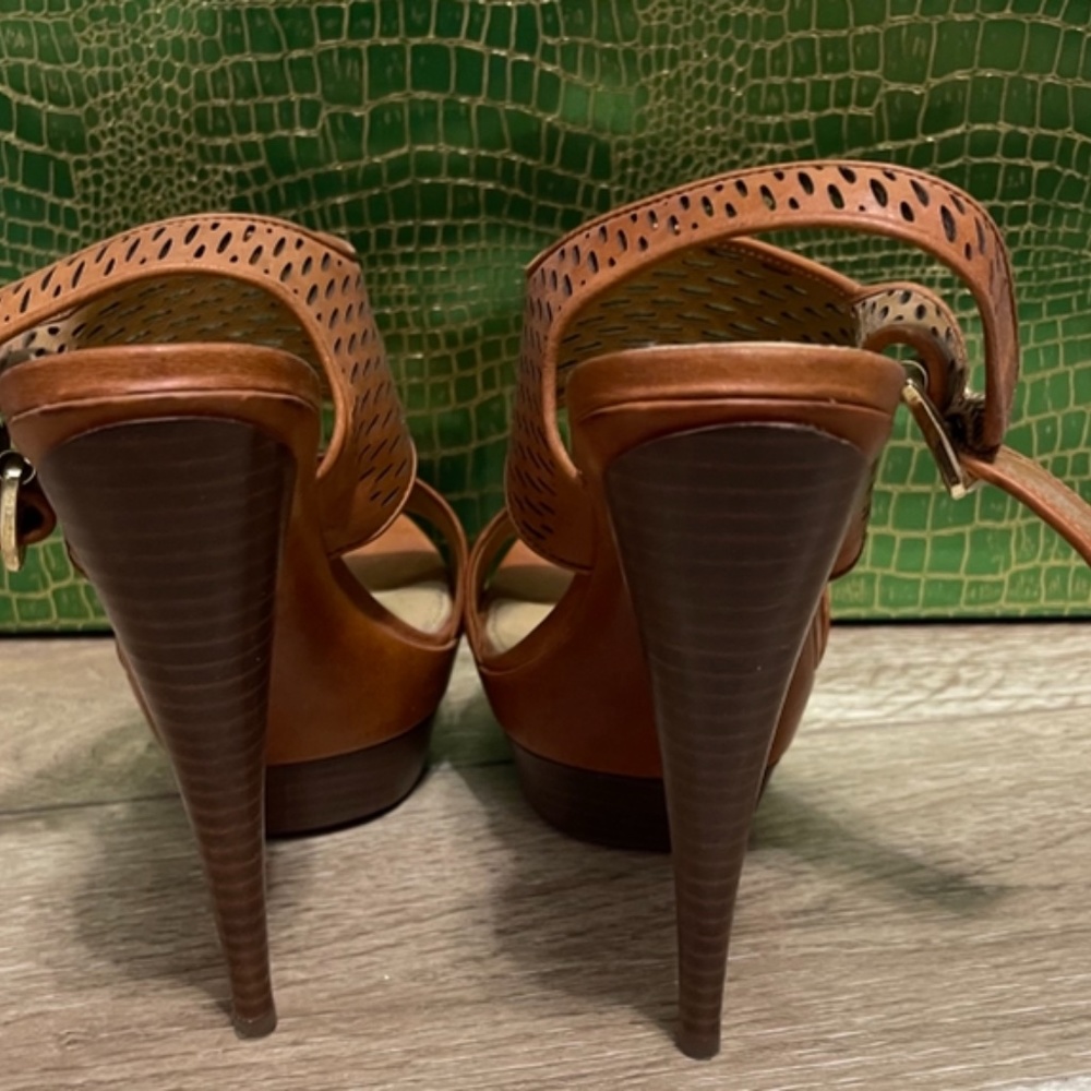 Rachel Zoe Black Camel leather platform sandals. - Picture 3 of 5